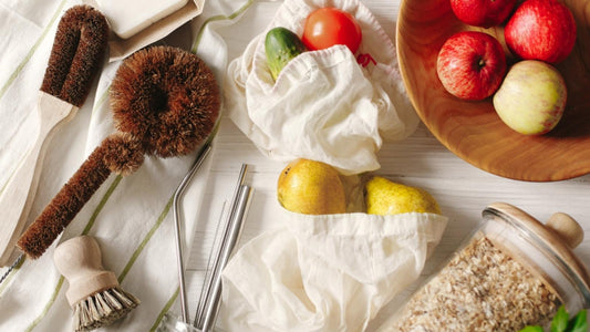 We love how Plastic Free July challenges us to take more steps to cut plastic out of our lives to protect the planet. And we reckon one of the best places to get started is in the kitchen.